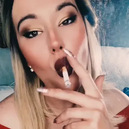 OnlyFans cuenta agathasmokes avatar 1