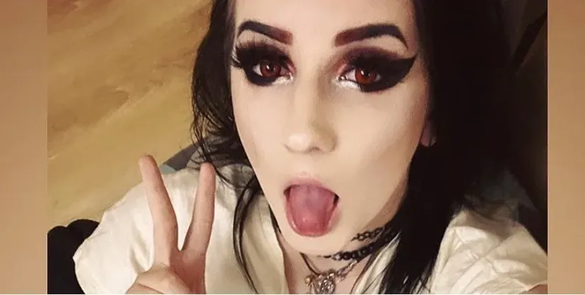 OnlyFans account  lsqueen header 2
