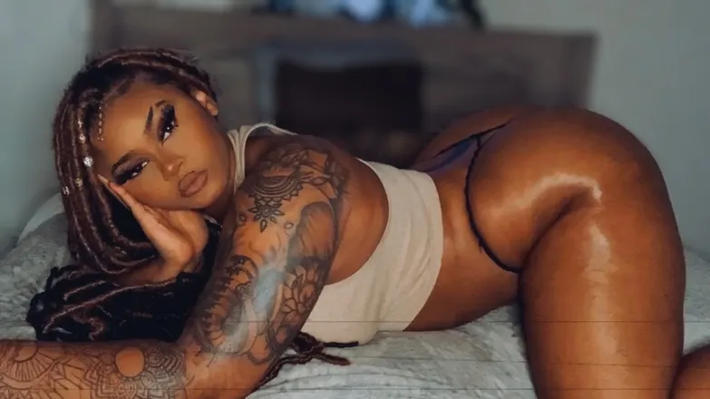 OnlyFans cuenta honeybratzz20 header 2