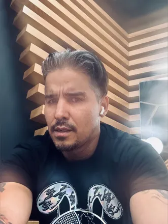 OnlyFans cuenta raddbarber header 2