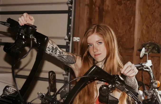 OnlyFans cuenta tattedbikerchick header 2