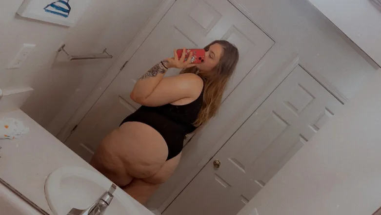 OnlyFans cuenta cozyychickk header 2