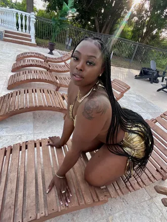 OnlyFans cuenta sophiasosoo header 2