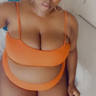 OnlyFans cuenta ebony_h_cups avatar 1