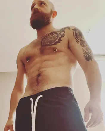 OnlyFans account  erik_wolff header 2