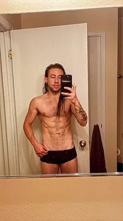OnlyFans cuenta goldenboy428 header 2