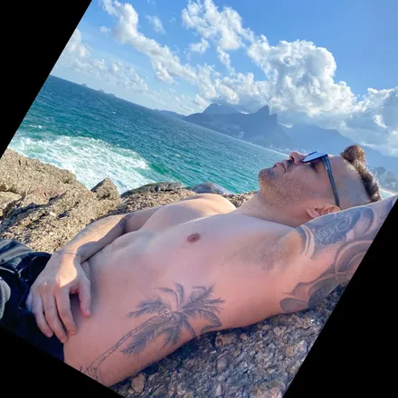 OnlyFans cuenta taylo_hot header 2
