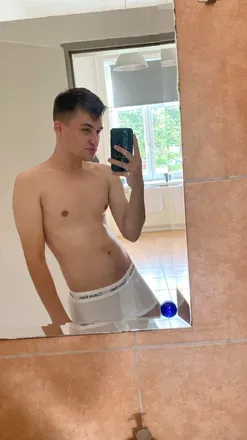 OnlyFans account  bottom1105 avatar 1