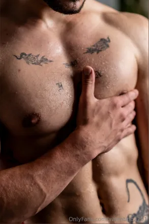 OnlyFans cuenta valentino2201 header 2