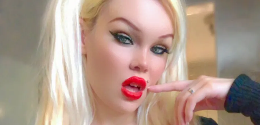 OnlyFans cuenta misseweline header 2
