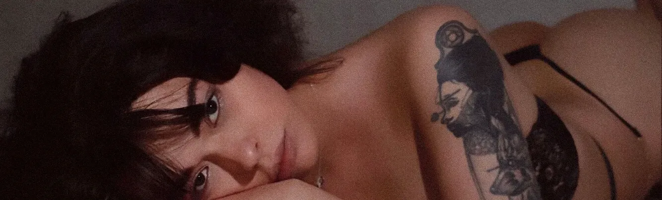 OnlyFans account  sophie_luxury header 2