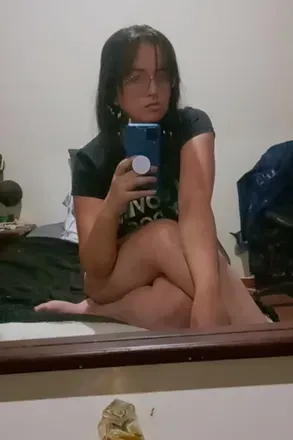 OnlyFans account  nycoll_mid avatar 1