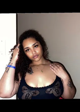 OnlyFans cuenta nikkigar header 2