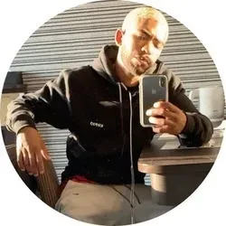 OnlyFans account  adonisbolden avatar 1