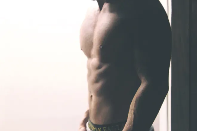 OnlyFans cuenta yoursuitedpleasure header 2