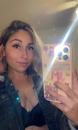 OnlyFans cuenta momiiana97 avatar 1