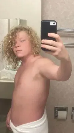 OnlyFans account  average-alex avatar 1