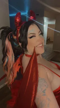 OnlyFans cuenta yourhotmoms avatar 1