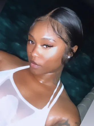 OnlyFans cuenta honeesevenlux header 2