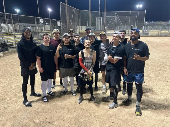 OnlyFans cuenta onlymanssoftball1 header 2