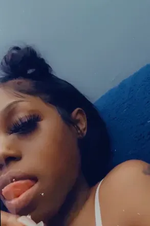 OnlyFans cuenta smokealotbrinaaa avatar 1