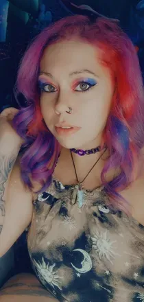 OnlyFans account  resident.stoner.girl avatar 1