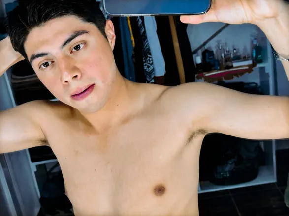 OnlyFans account  d4nn7 header 2