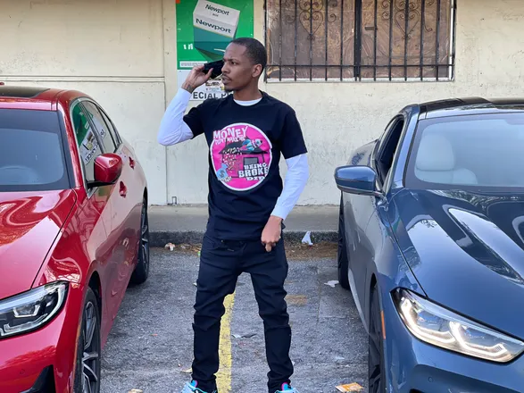 OnlyFans cuenta betterthanbrokeclothing header 2