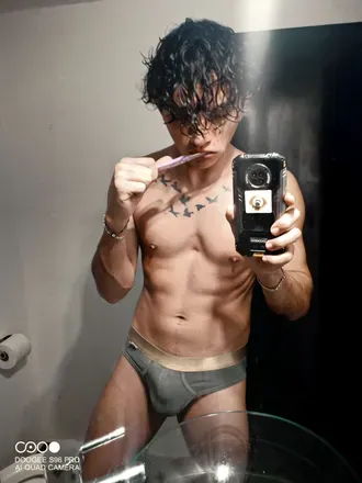 OnlyFans account  soyromeomx avatar 1