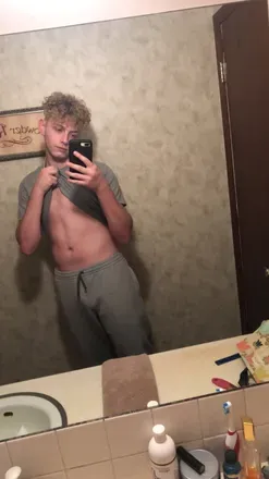 OnlyFans cuenta hugecockjew avatar 1