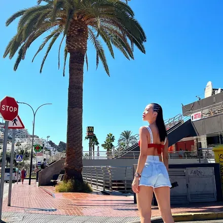 OnlyFans cuenta lucia_trinh header 2