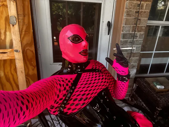 OnlyFans cuenta rubberdolleve header 2