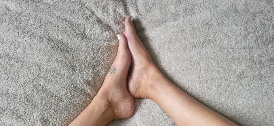 OnlyFans cuenta thecutietootsies header 2