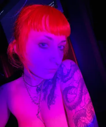 OnlyFans cuenta weirdomags avatar 1