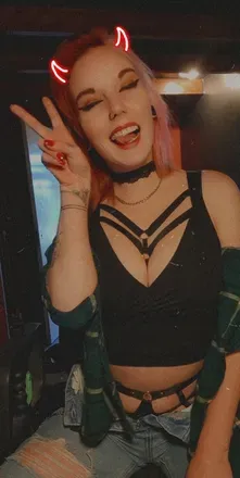 OnlyFans account  tinybootyfullness avatar 1