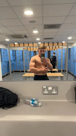 OnlyFans cuenta mysterycock1 header 2