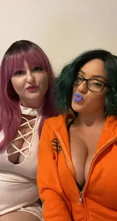 OnlyFans cuenta twogirlsandasexshop avatar 1