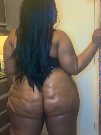 OnlyFans account  juicyreddazz header 2