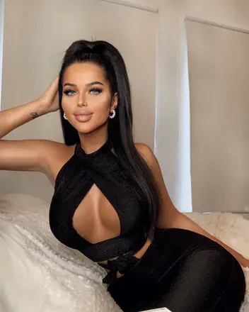 OnlyFans cuenta blackhairbarbie avatar 1