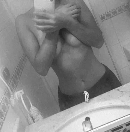 OnlyFans account  petitscatiss avatar 1