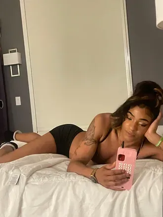 OnlyFans cuenta turn-outqueen header 2