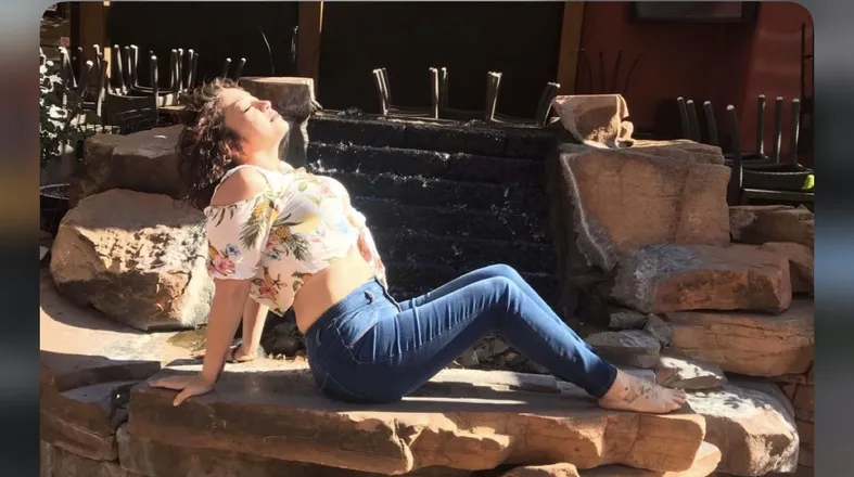 OnlyFans account  honeybesweet header 2