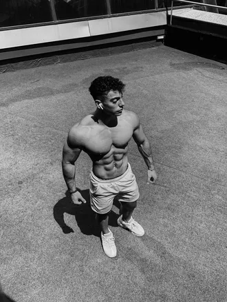 OnlyFans account  aleixsthetic header 2