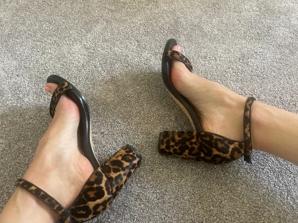 OnlyFans account  feetmoneyformyrange header 2