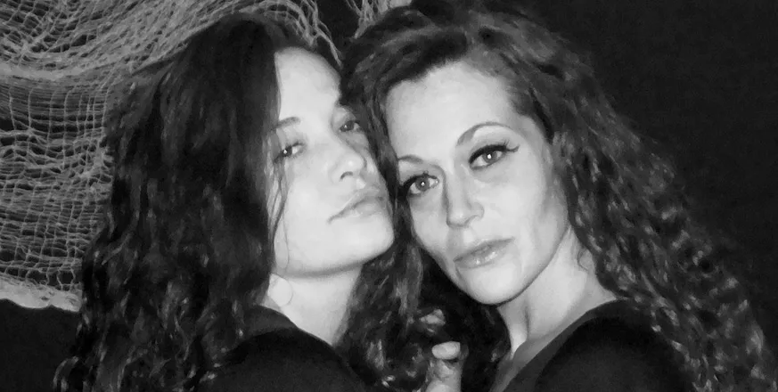 OnlyFans cuenta sistersisters header 2