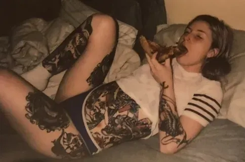 OnlyFans cuenta strawb3rryxbby header 2