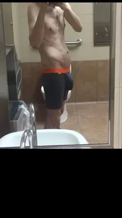 OnlyFans cuenta gay1011 avatar 1