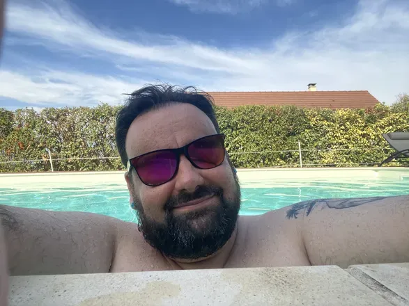 OnlyFans account  u180986154 header 2