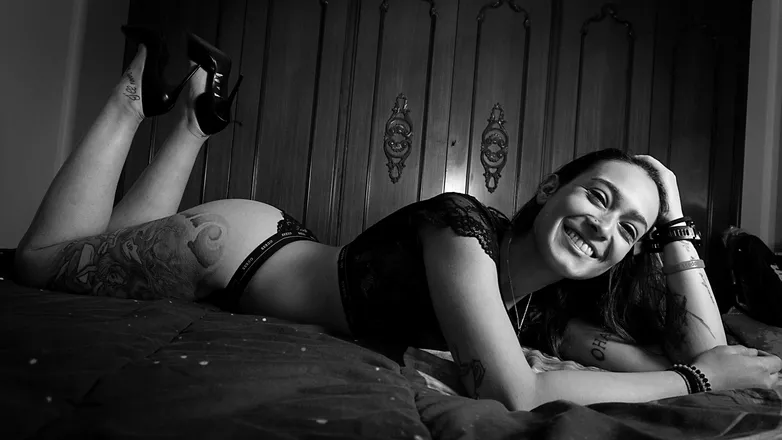 OnlyFans cuenta eleinked header 2
