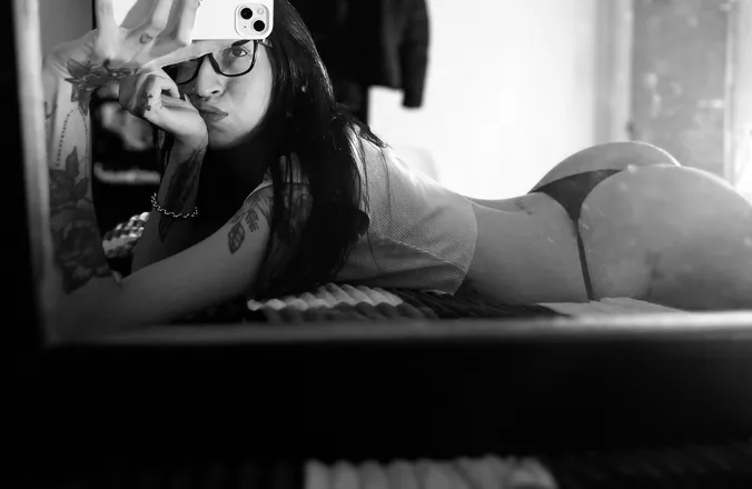 OnlyFans cuenta angiemendoza97 header 2